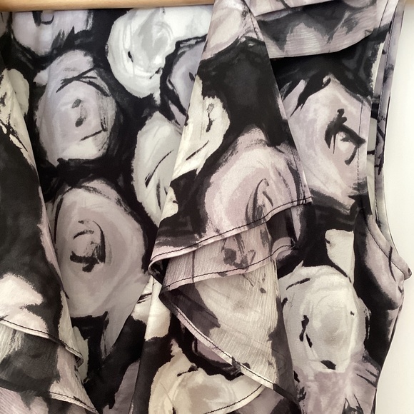 St. John Silk Sleeveless Deep V-neck Surplice Ruffled Collar Blouse Top Sz S - Picture 2 of 11